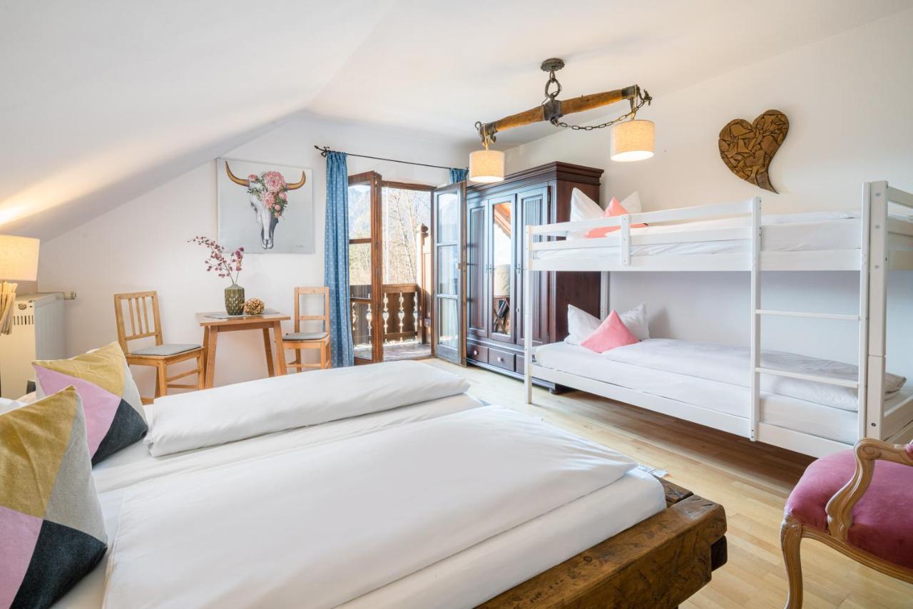 Zur Schoenen Aussicht Hotel Garni Гармиш-Партенкирхен Экстерьер фото
