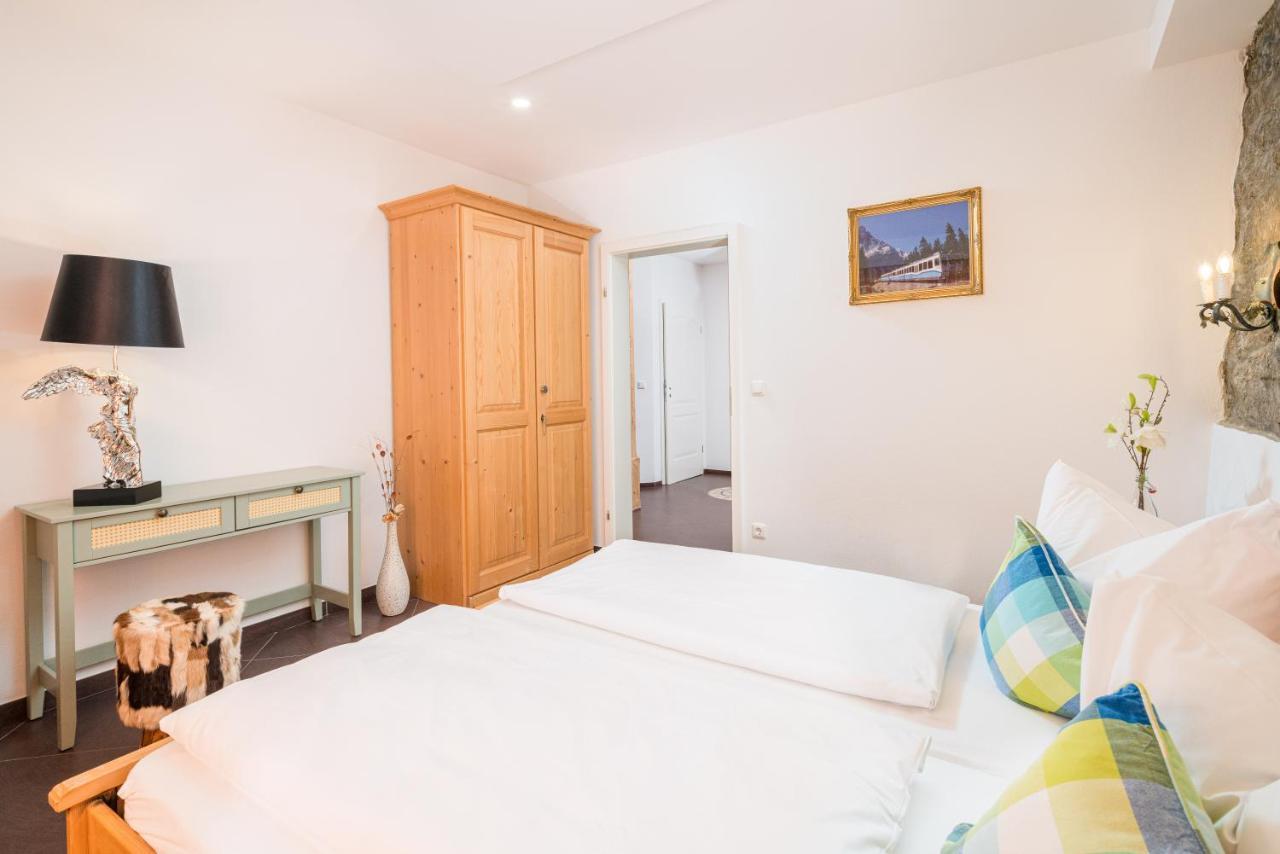 Zur Schoenen Aussicht Hotel Garni Гармиш-Партенкирхен Экстерьер фото