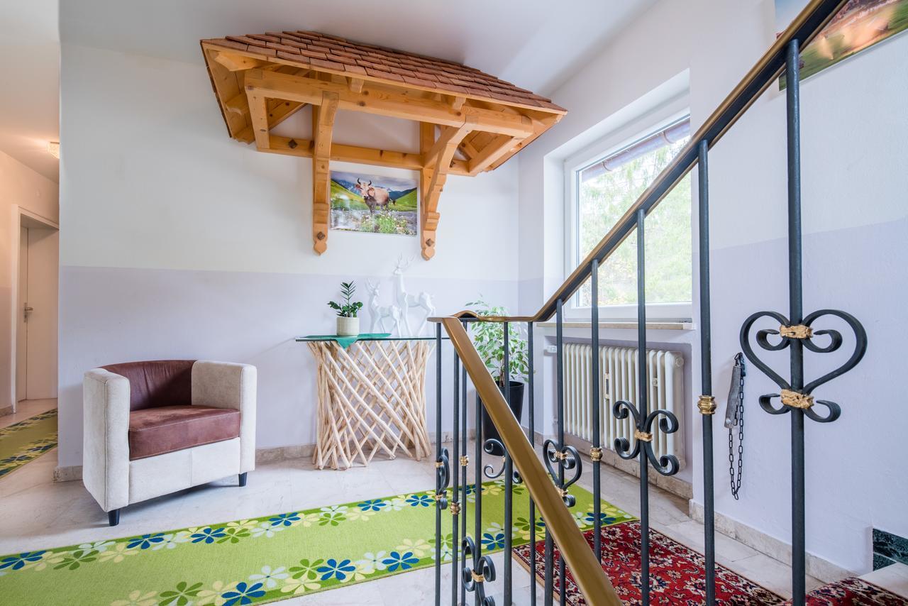 Zur Schoenen Aussicht Hotel Garni Гармиш-Партенкирхен Экстерьер фото