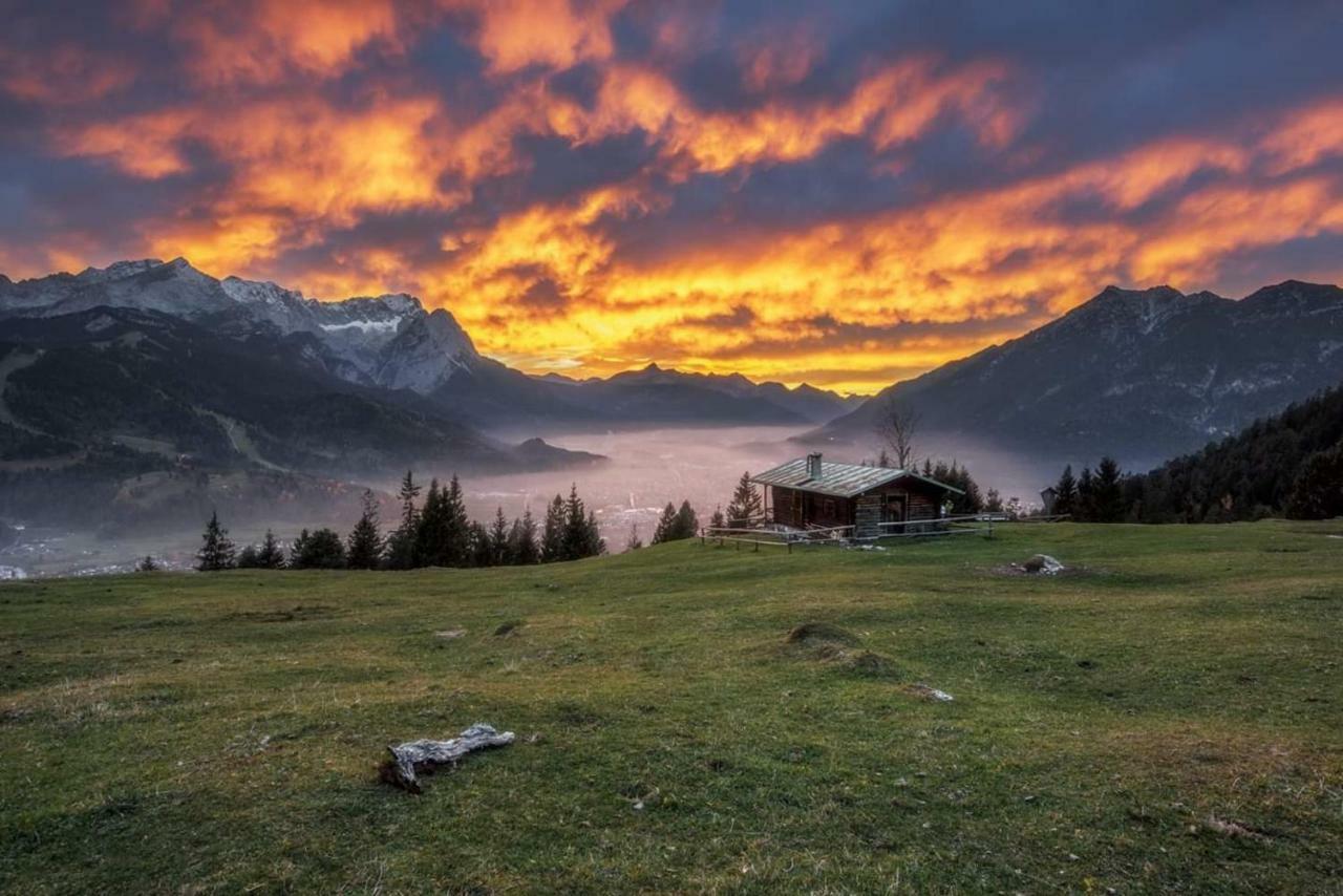 Zur Schoenen Aussicht Hotel Garni Гармиш-Партенкирхен Экстерьер фото
